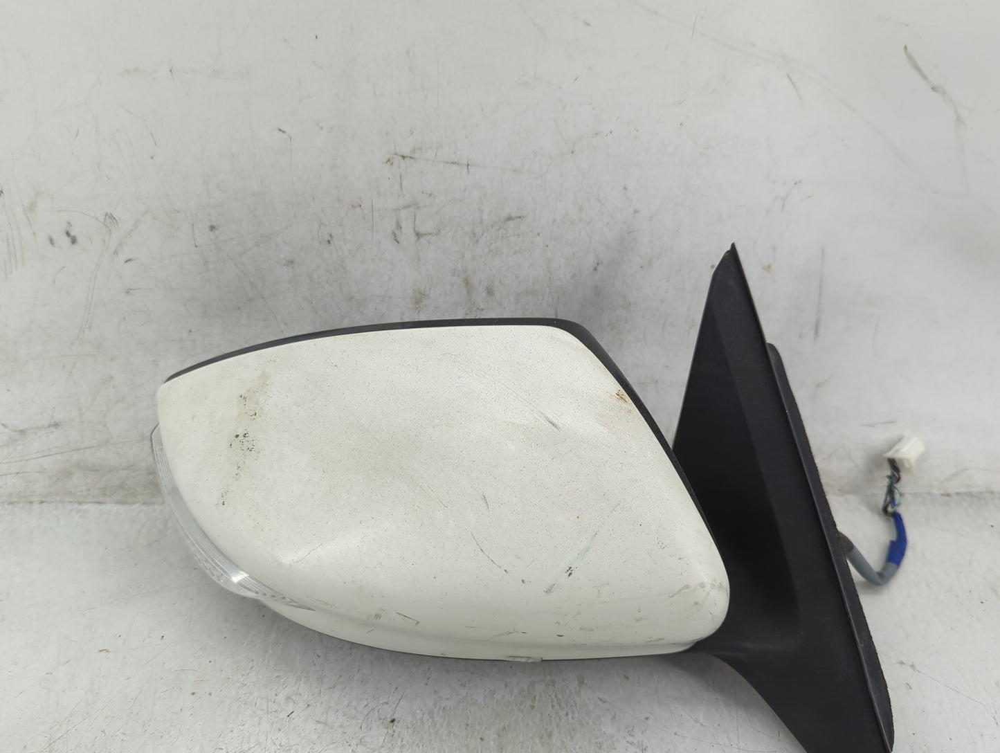 2013-2018 Nissan Altima Passenger Side View Mirror - Right Door Mirror OEM Used - Oemusedautoparts1.com