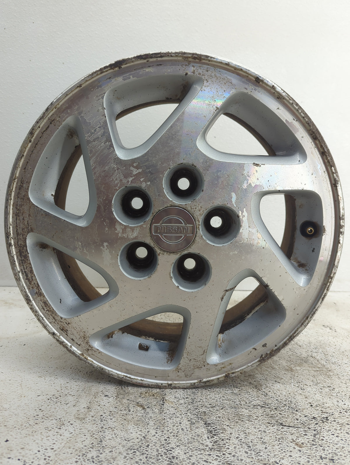 1995-1999 Nissan Maxima Oem Wheel Rim 1104880 - Oemusedautoparts1.com