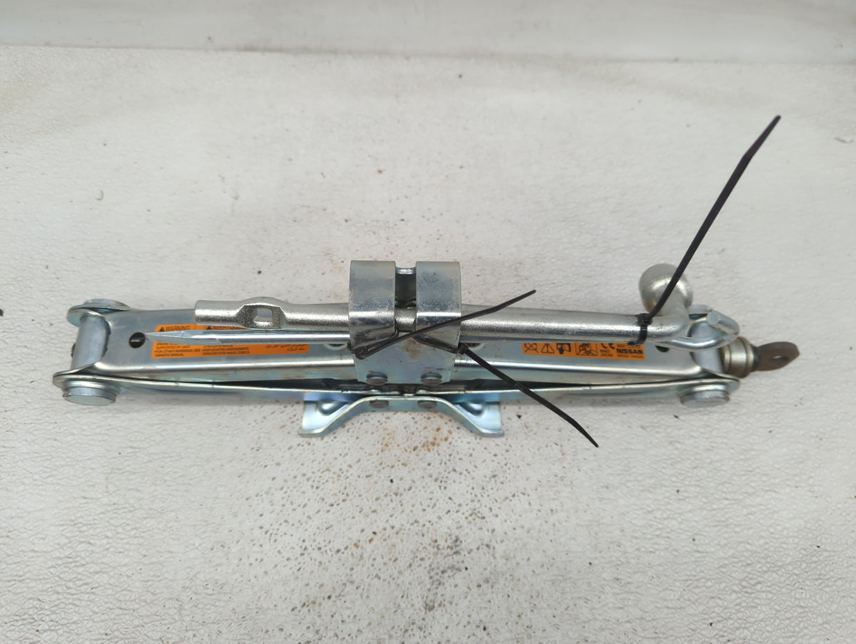 2009 Nissan Murano Spare Scissor Car Jack - Oemusedautoparts1.com