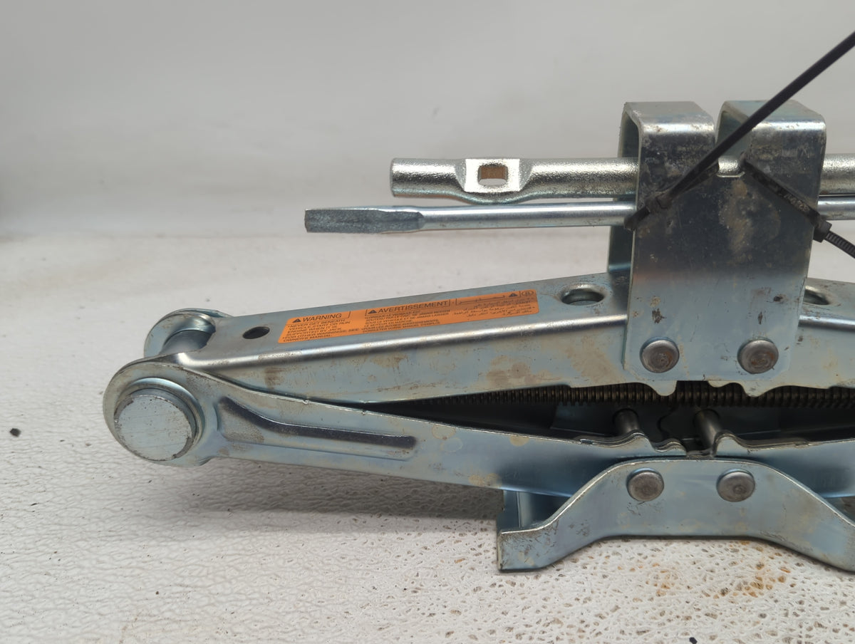 2009 Nissan Murano Spare Scissor Car Jack - Oemusedautoparts1.com