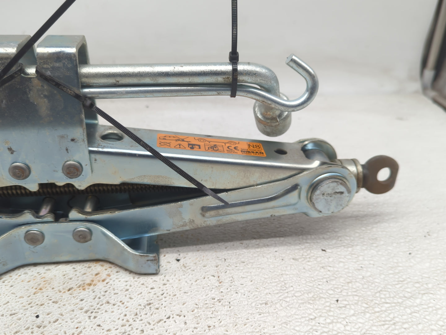 2009 Nissan Murano Spare Scissor Car Jack - Oemusedautoparts1.com