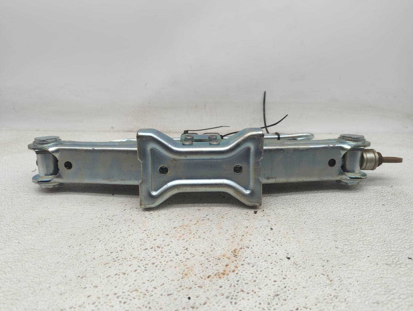 2009 Nissan Murano Spare Scissor Car Jack - Oemusedautoparts1.com