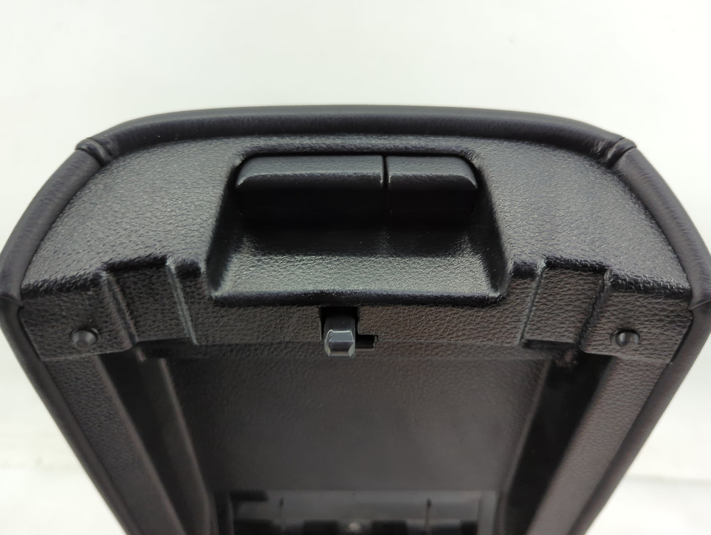 2013-2014 Nissan Murano Center Console Armrest Cover Lid Fits Fits 2013 2014 OEM Used Auto Parts - Oemusedautoparts1.com