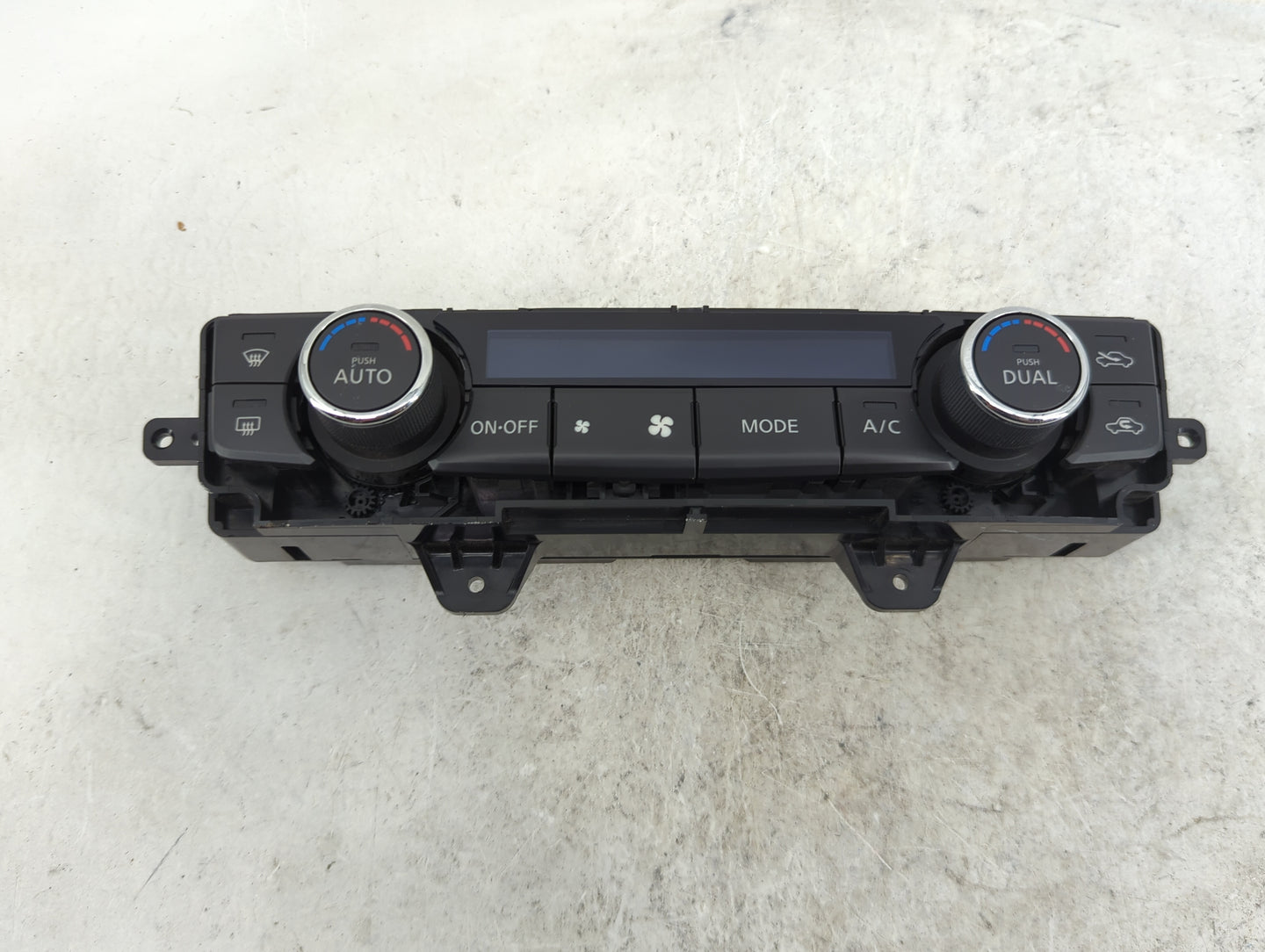 0 Nissan Pathfinder Climate Control Module Temperature AC/Heater Replacement P/N:T28434 Fits OEM Used Auto Parts - Oemusedau
