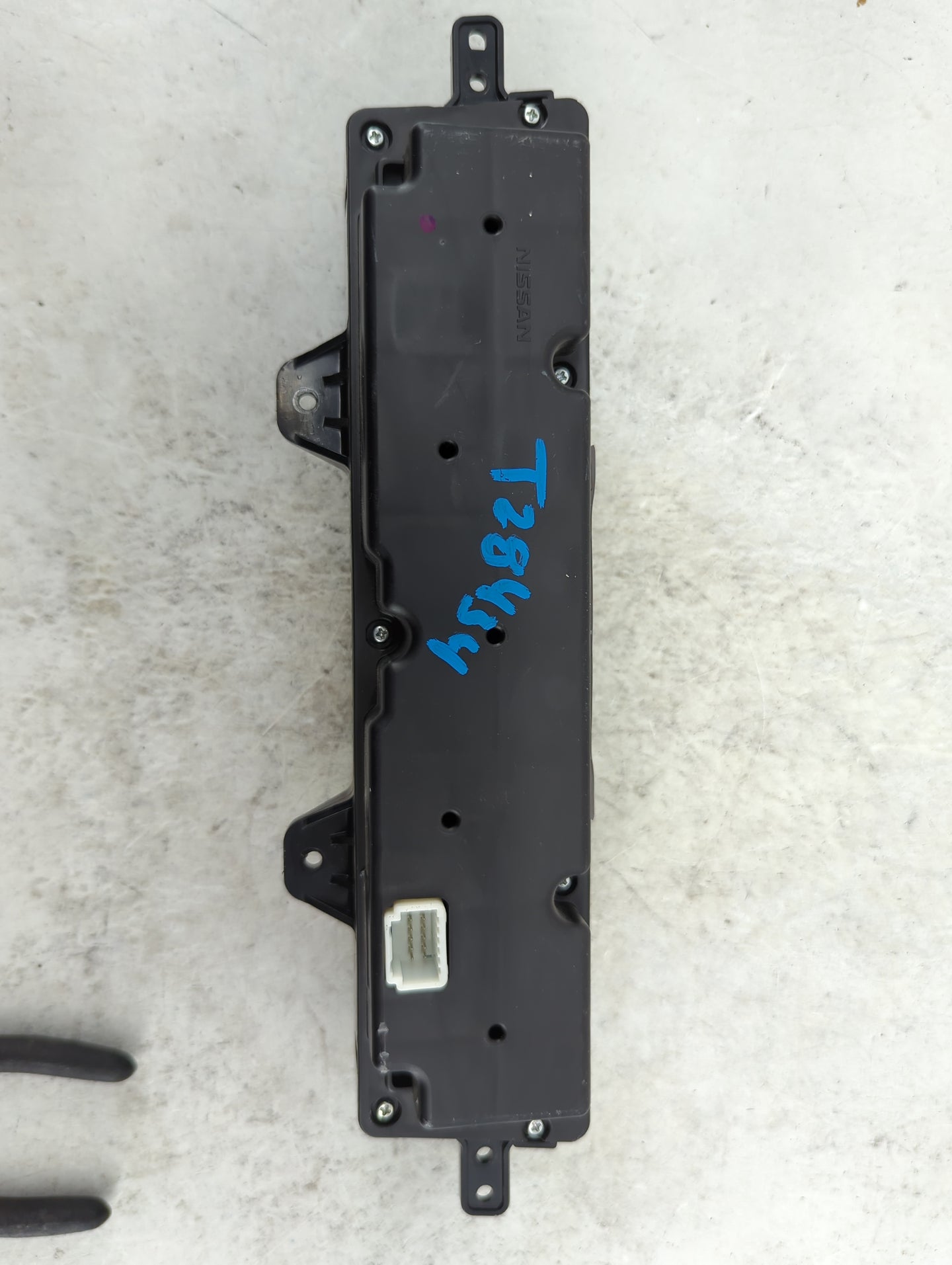 0 Nissan Pathfinder Climate Control Module Temperature AC/Heater Replacement P/N:T28434 Fits OEM Used Auto Parts - Oemusedau