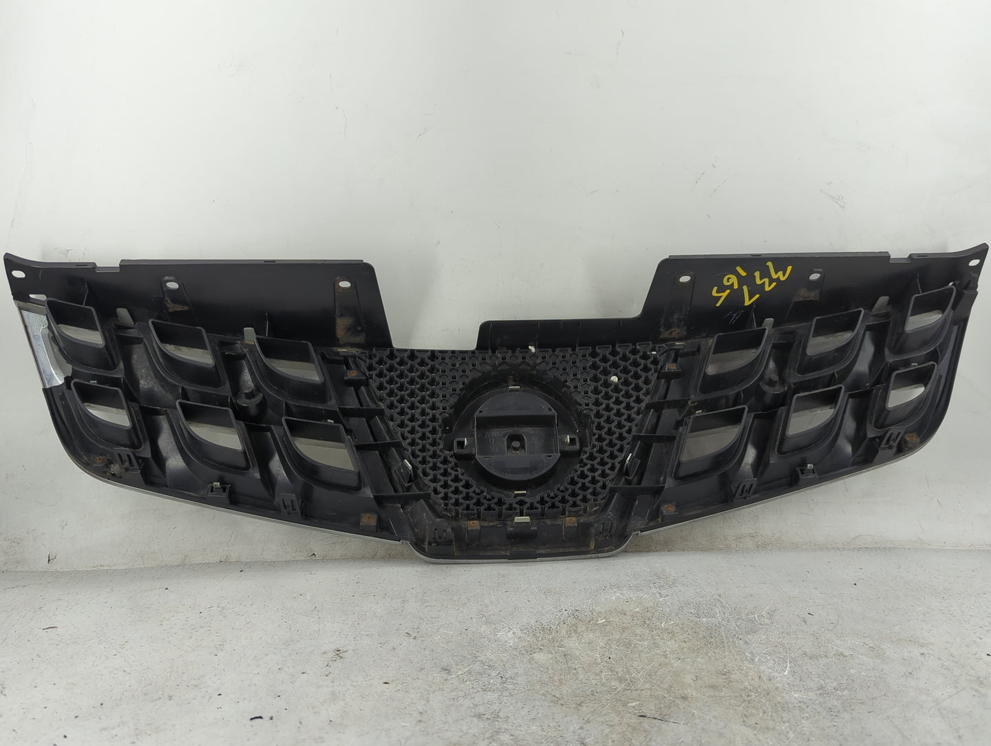 2011-2015 Nissan Rogue Front Grille Bumper Not Included - Oemusedautoparts1.com