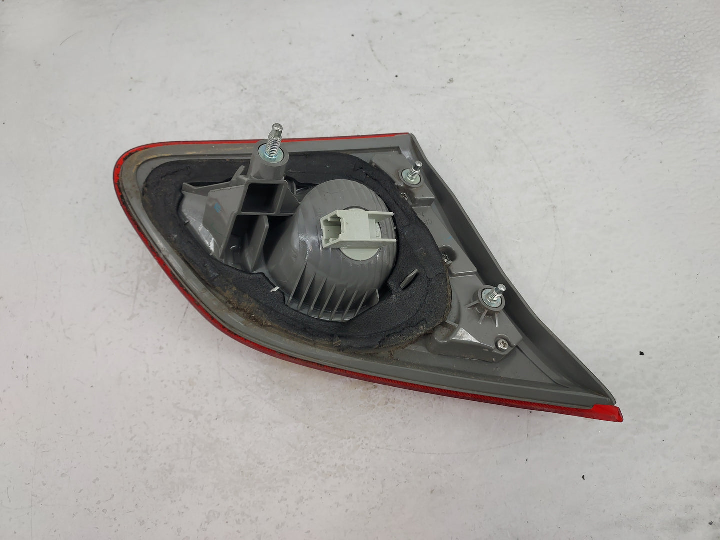 2008-2015 Nissan Rogue Driver Left Side Deck Lid Mounted Tail Light - Oemusedautoparts1.com