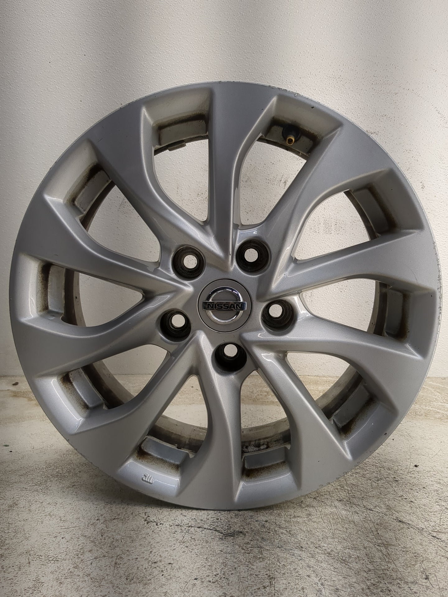 2016-2019 Nissan Sentra Oem Wheel Rim - Oemusedautoparts1.com