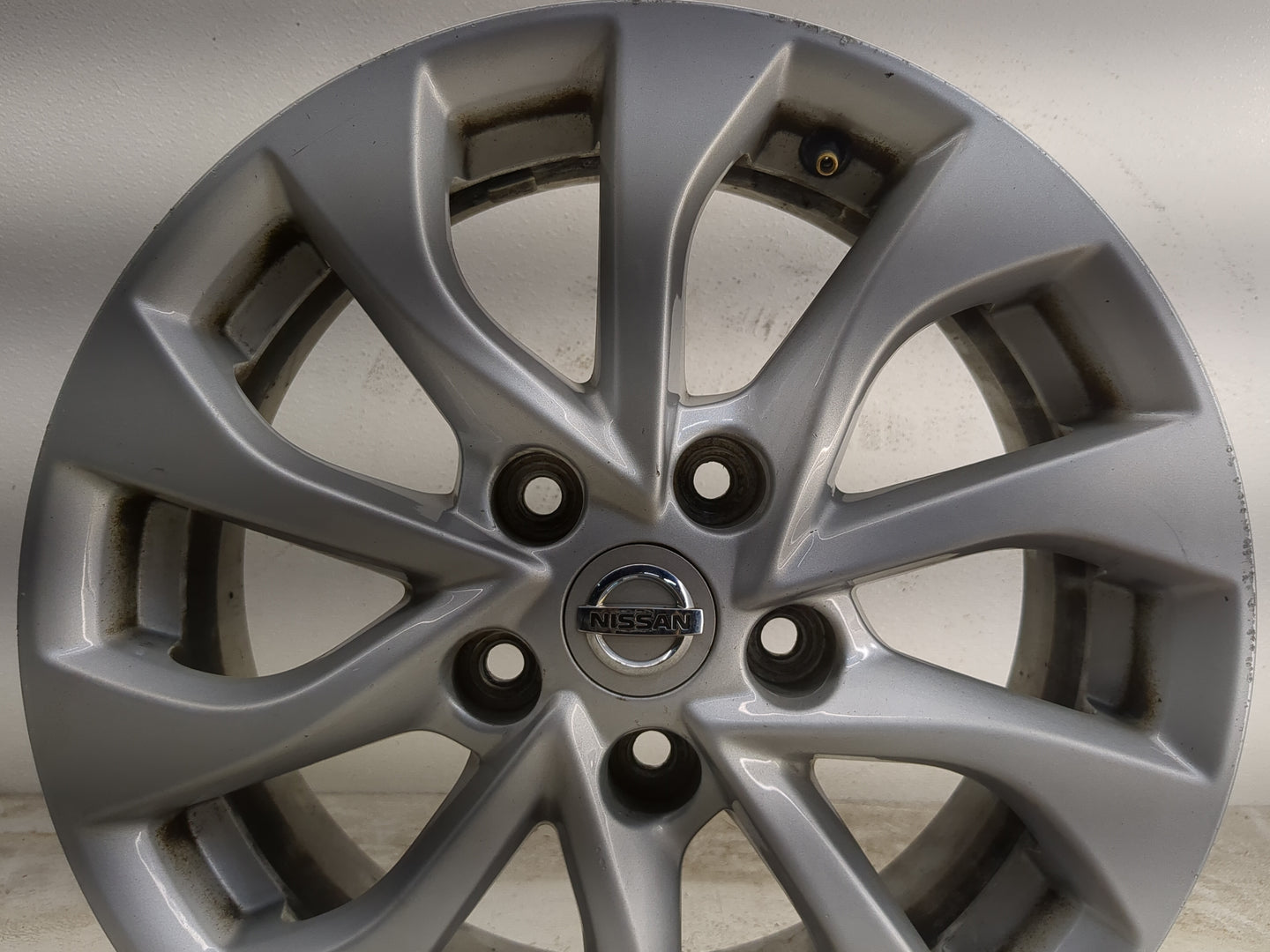 2016-2019 Nissan Sentra Oem Wheel Rim - Oemusedautoparts1.com