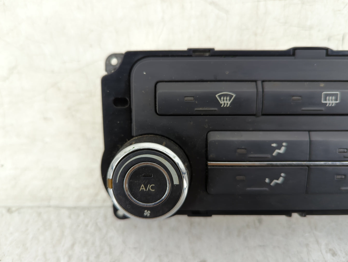 0 Nissan Titan Climate Control Module Temperature AC/Heater Replacement Fits OEM Used Auto Parts - Oemusedautoparts1.com