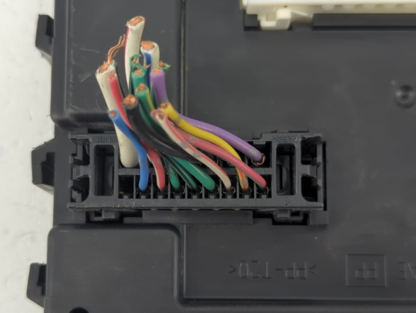 Nissan Titan Body Control Module Bcm Inner Cabin Fuse Box - Oemusedautoparts1.com
