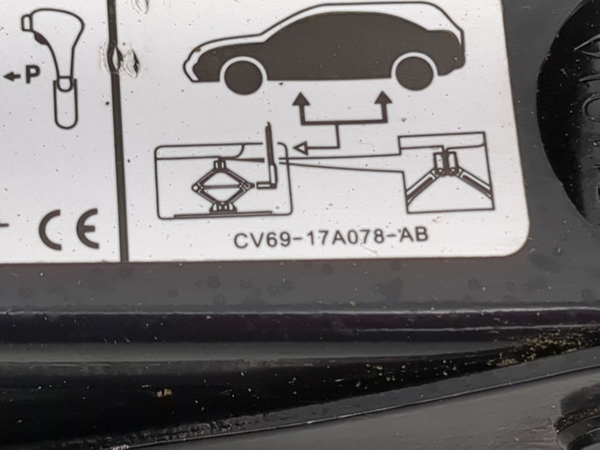 Nissan Versa Spare Scissor Car Jack 5040450 - Oemusedautoparts1.com