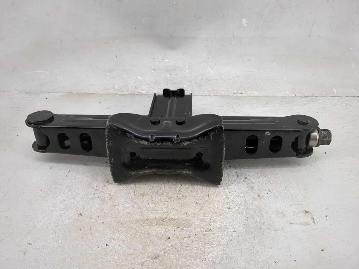 Nissan Versa Spare Scissor Car Jack 5040450 - Oemusedautoparts1.com