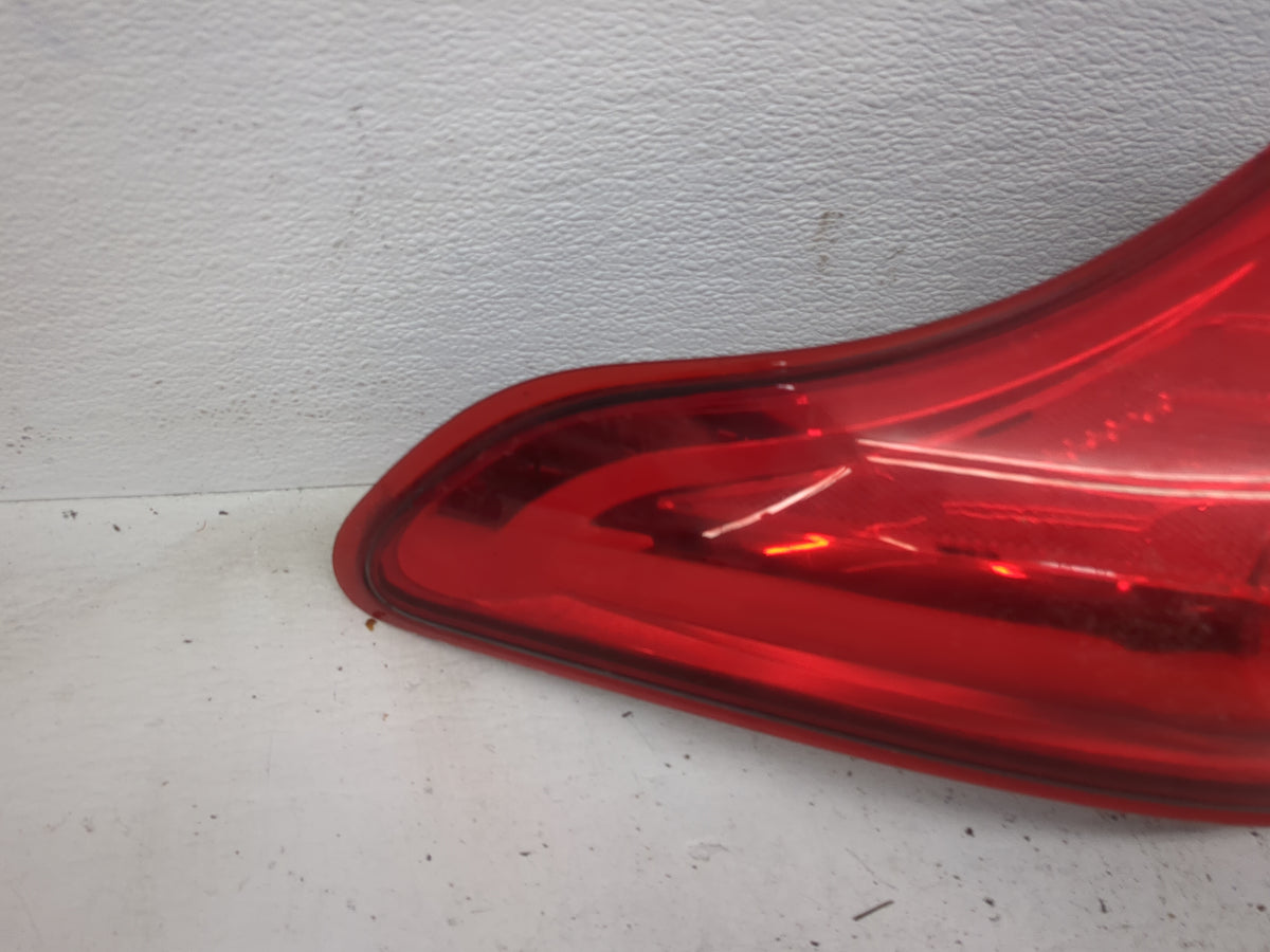 2012-2019 Nissan Versa Tail Light Assembly Passenger Right OEM Fits Fits 2012 2013 2014 2015 2016 2017 2018 2019 OEM Used Au
