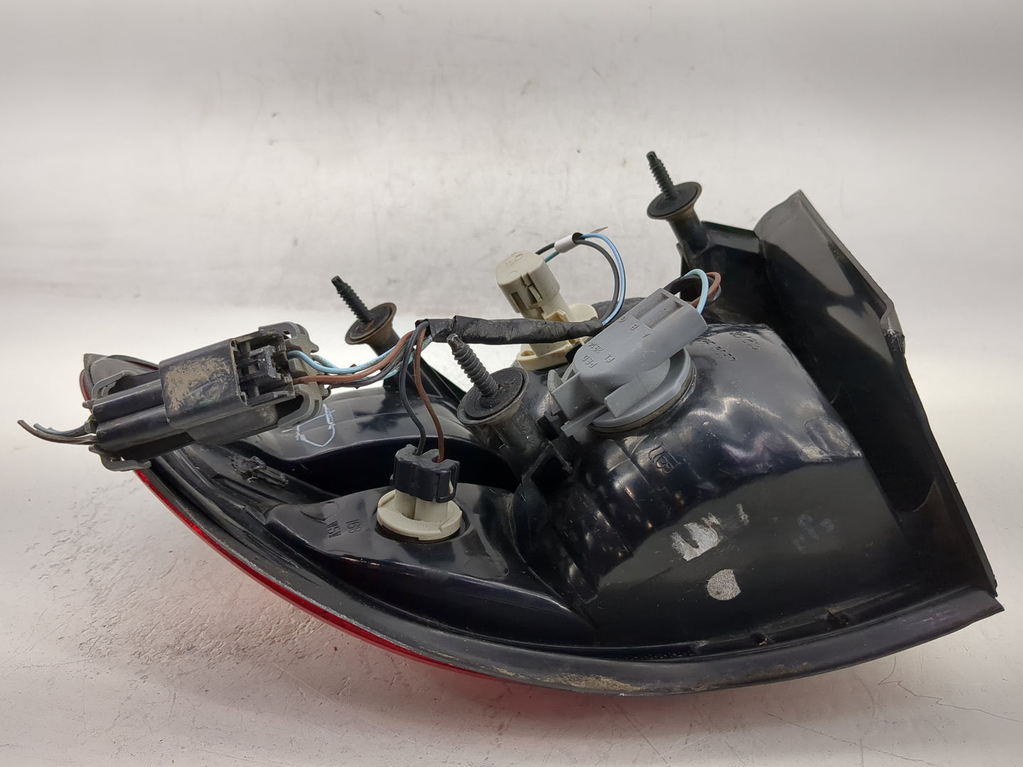 1999-2004 Oldsmobile Alero Driver Left Side Deck Lid Mounted Tail Light - Oemusedautoparts1.com