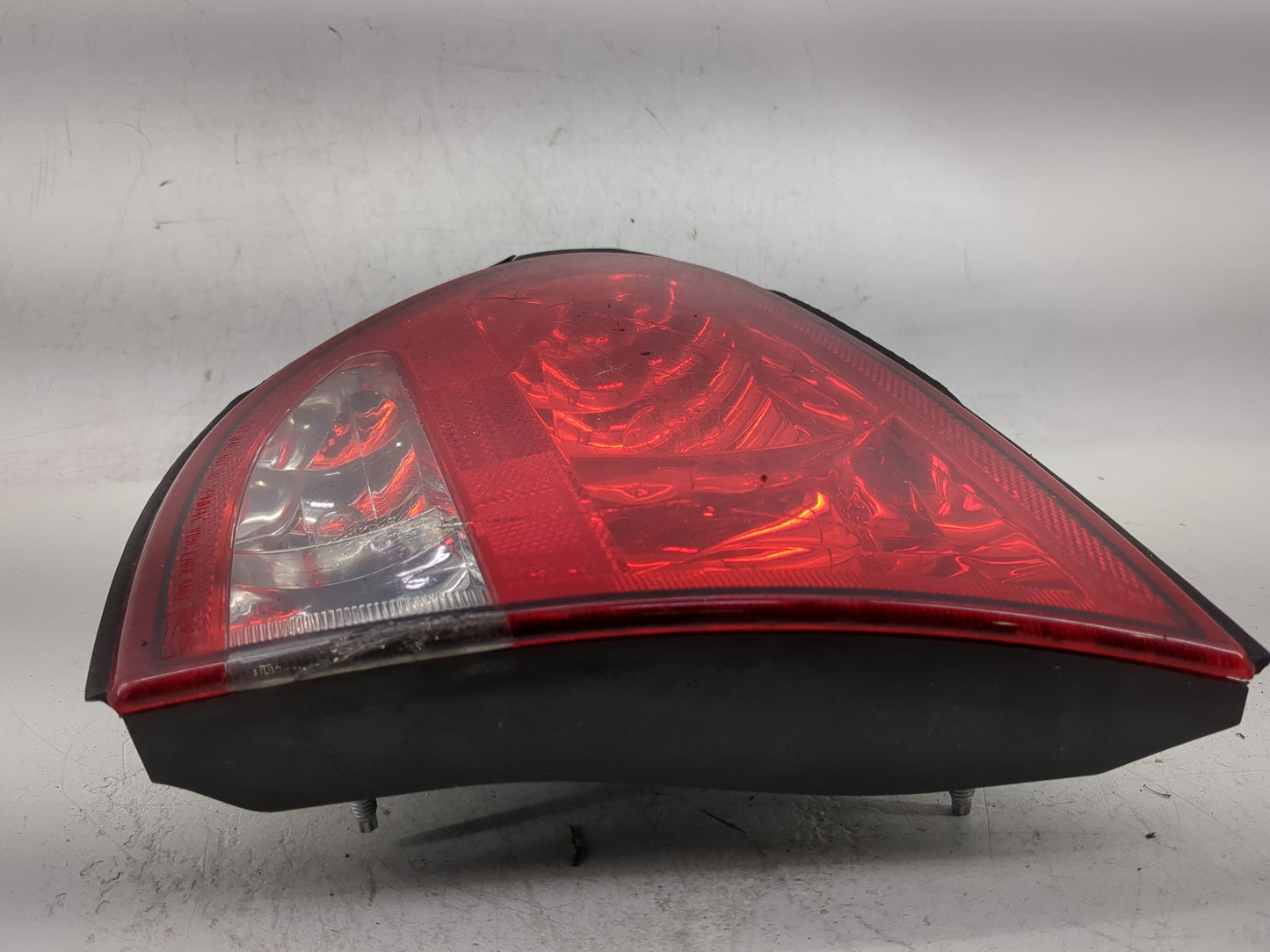 1999-2004 Oldsmobile Alero Driver Left Side Deck Lid Mounted Tail Light - Oemusedautoparts1.com