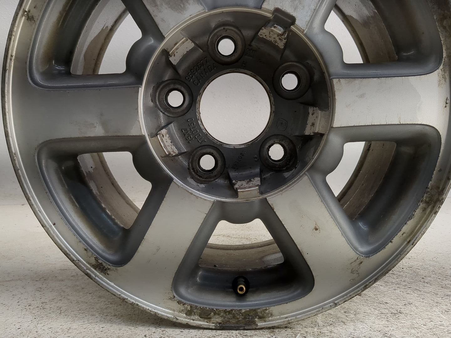 1998-2001 Oldsmobile Bravada Oem Wheel Rim 1383414 - Oemusedautoparts1.com