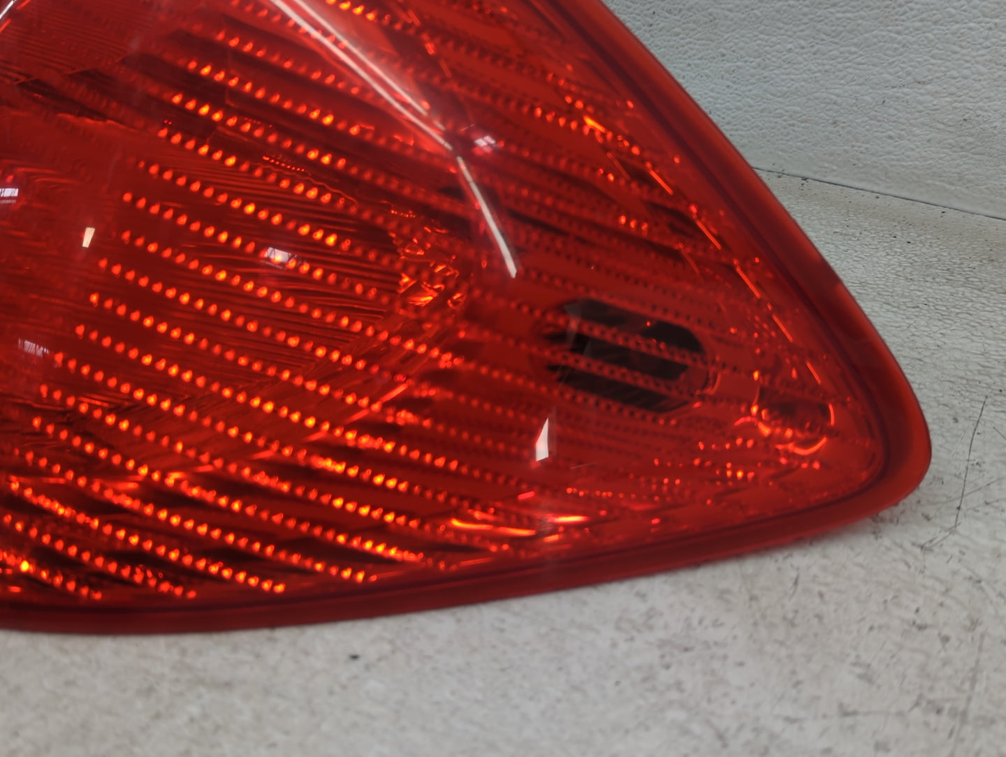 2005-2010 Pontiac G6 Tail Light Assembly Passenger Right OEM Fits Fits 2005 2006 2007 2008 2009 2010 OEM Used Auto Parts - O