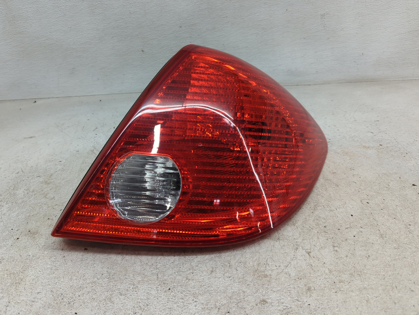2005-2010 Pontiac G6 Tail Light Assembly Passenger Right OEM Fits Fits 2005 2006 2007 2008 2009 2010 OEM Used Auto Parts - O