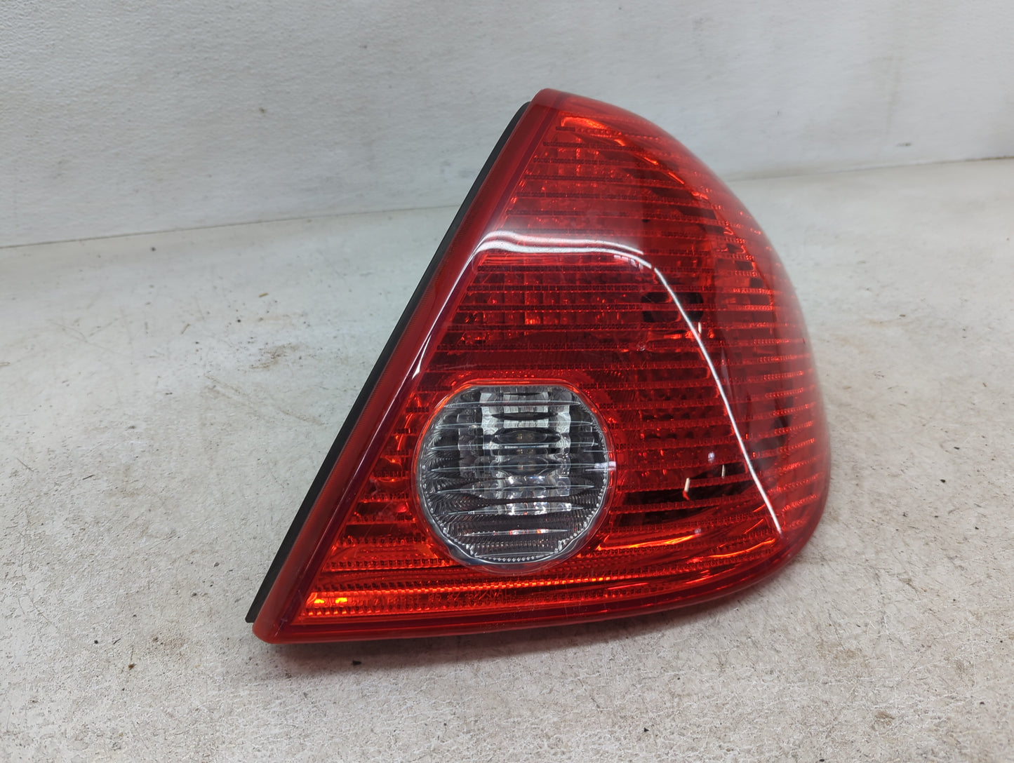 2005-2010 Pontiac G6 Tail Light Assembly Passenger Right OEM Fits Fits 2005 2006 2007 2008 2009 2010 OEM Used Auto Parts - O