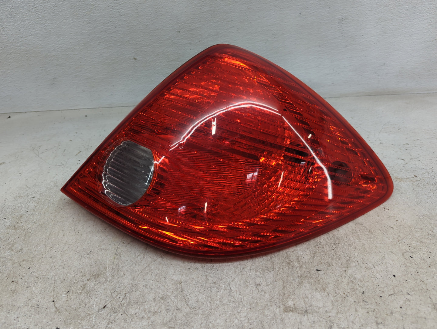 2005-2010 Pontiac G6 Tail Light Assembly Passenger Right OEM Fits Fits 2005 2006 2007 2008 2009 2010 OEM Used Auto Parts - O