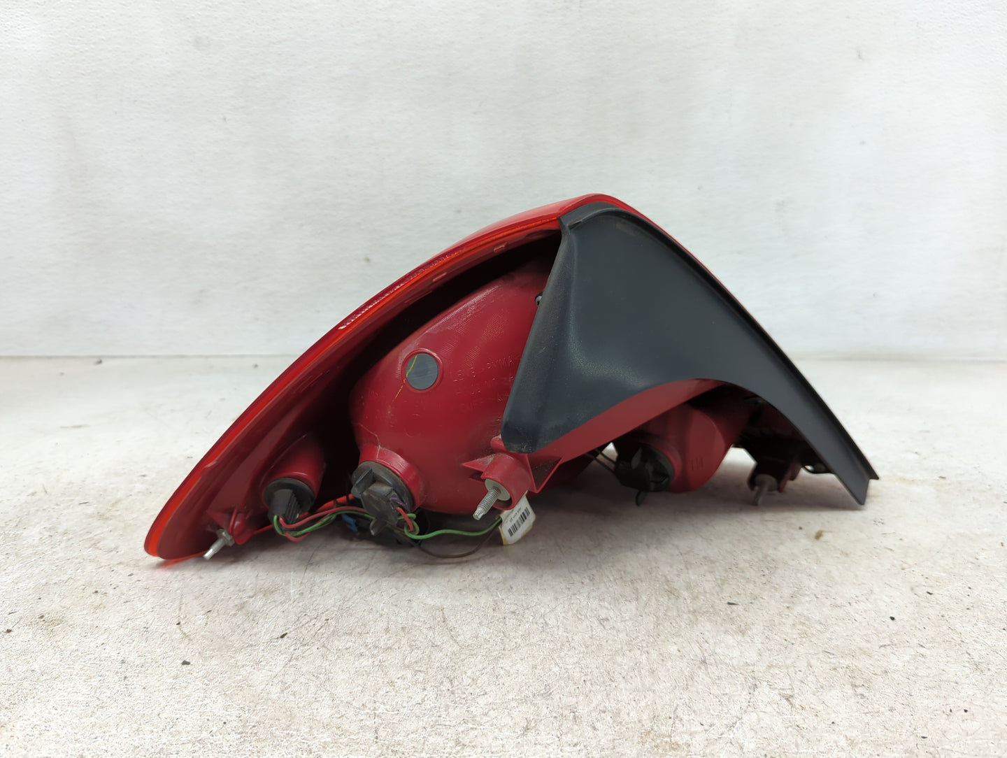 2005-2010 Pontiac G6 Tail Light Assembly Passenger Right OEM Fits Fits 2005 2006 2007 2008 2009 2010 OEM Used Auto Parts - O