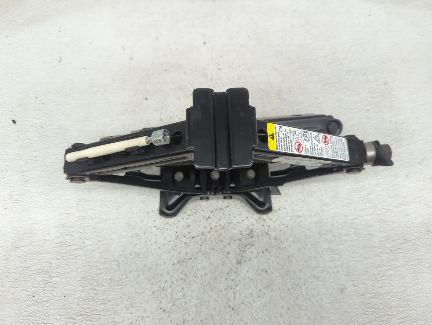 2009 Pontiac G6 Spare Scissor Car Jack 1067307 - Oemusedautoparts1.com