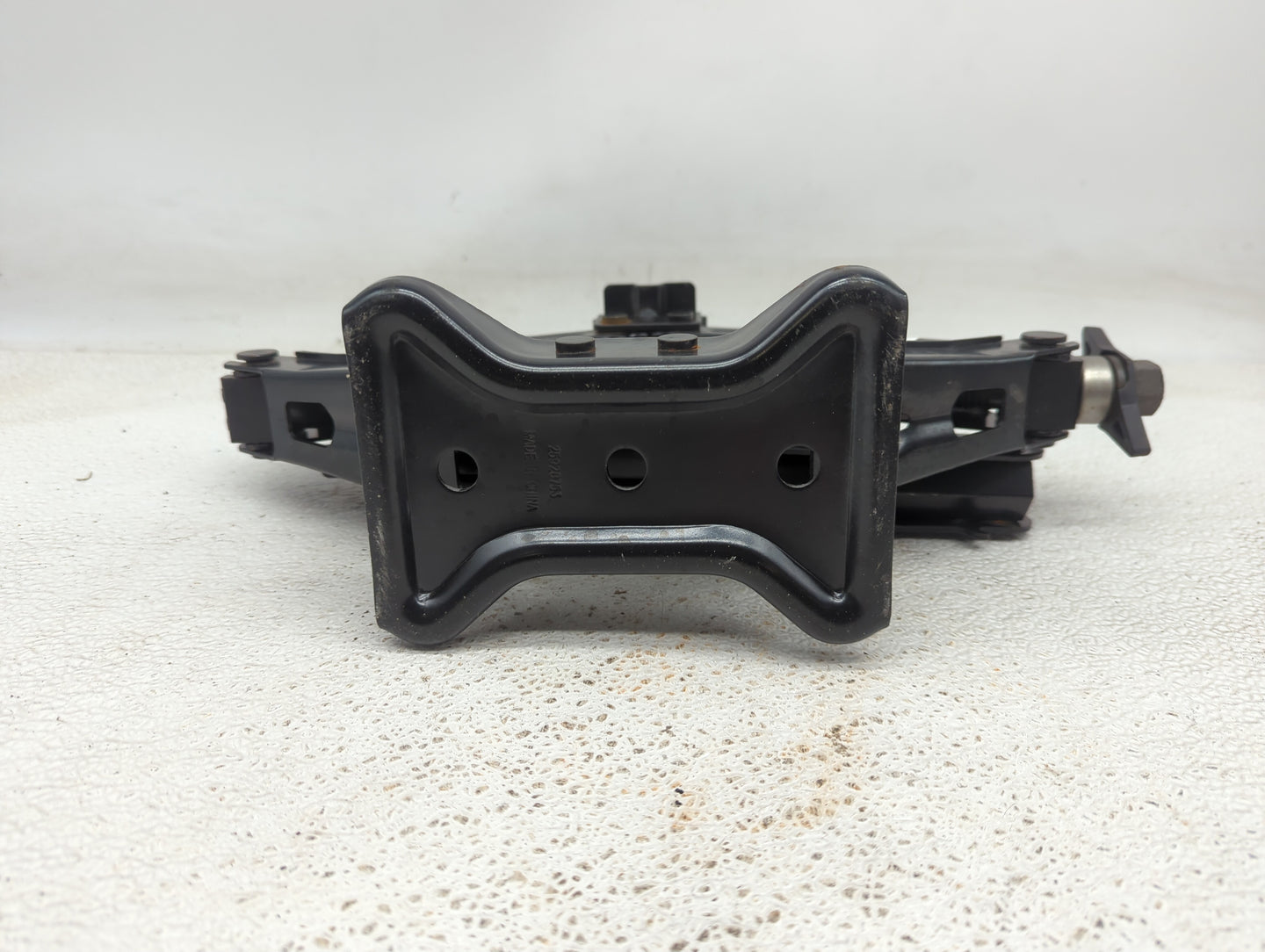 2009 Pontiac G6 Spare Scissor Car Jack - Oemusedautoparts1.com