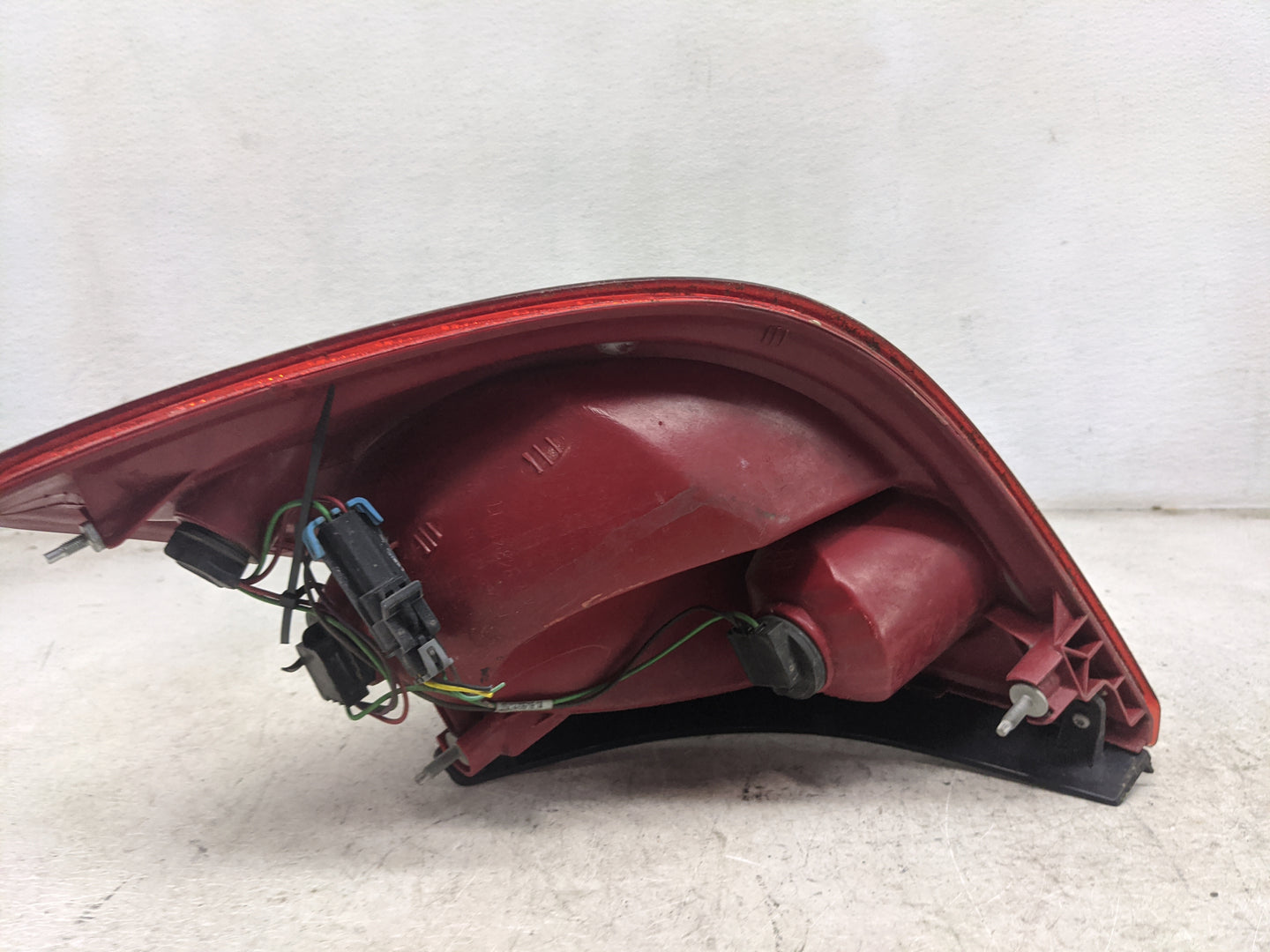 2005-2010 Pontiac G6 Tail Light Assembly Driver Left OEM Fits Fits 2005 2006 2007 2008 2009 2010 OEM Used Auto Parts - Oemus