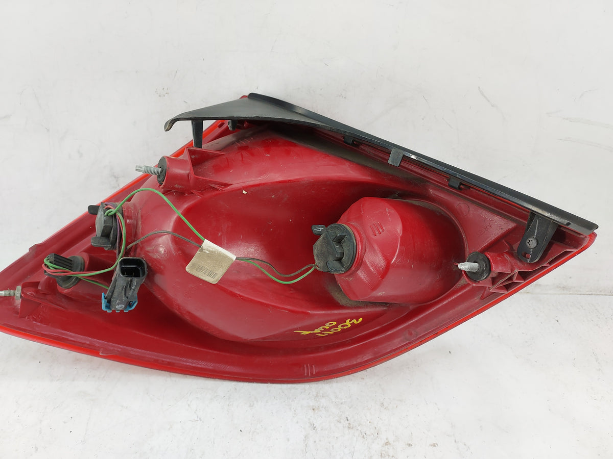 2005-2010 Pontiac G6 Tail Light Assembly Passenger Right OEM Fits Fits 2005 2006 2007 2008 2009 2010 OEM Used Auto Parts - O