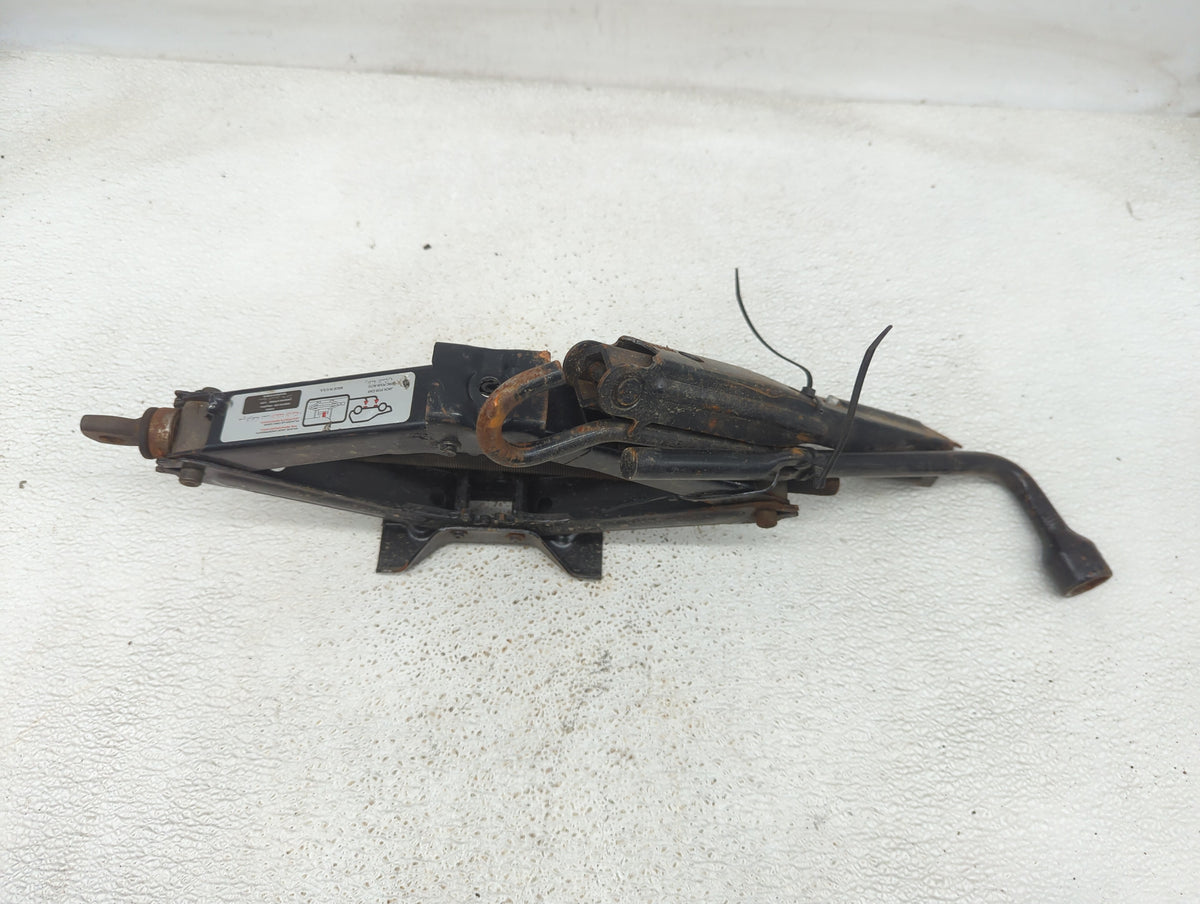 2006 Pontiac G6 Spare Scissor Car Jack 916178 - Oemusedautoparts1.com