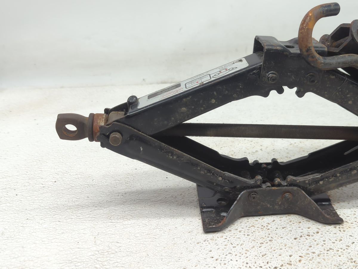 2006 Pontiac G6 Spare Scissor Car Jack 916178 - Oemusedautoparts1.com