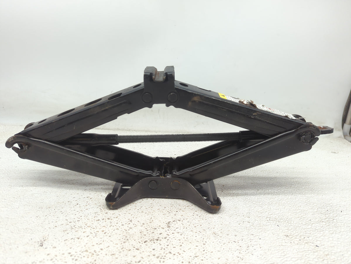 2008 Pontiac G8 Spare Scissor Car Jack - Oemusedautoparts1.com