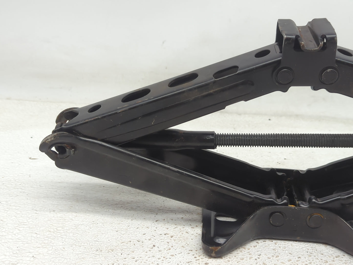 2008 Pontiac G8 Spare Scissor Car Jack - Oemusedautoparts1.com