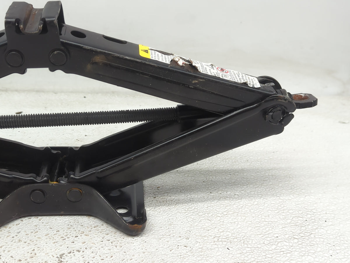 2008 Pontiac G8 Spare Scissor Car Jack - Oemusedautoparts1.com