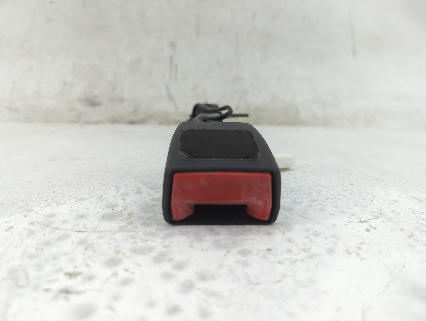 2008-2009 Pontiac G8 Driver Seatbelt Buckle 1324309 - Oemusedautoparts1.com