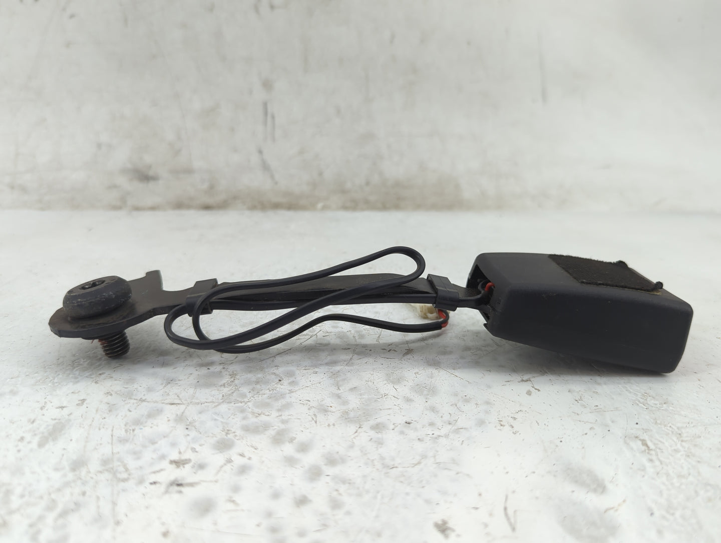 2008-2009 Pontiac G8 Driver Seatbelt Buckle 1324309 - Oemusedautoparts1.com