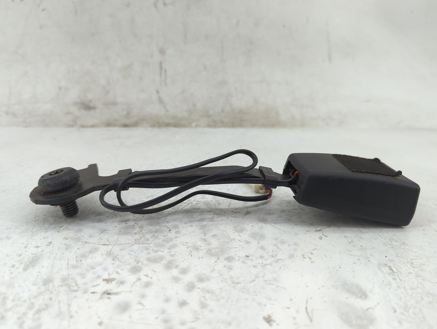 2008-2009 Pontiac G8 Driver Seatbelt Buckle 1324309 - Oemusedautoparts1.com