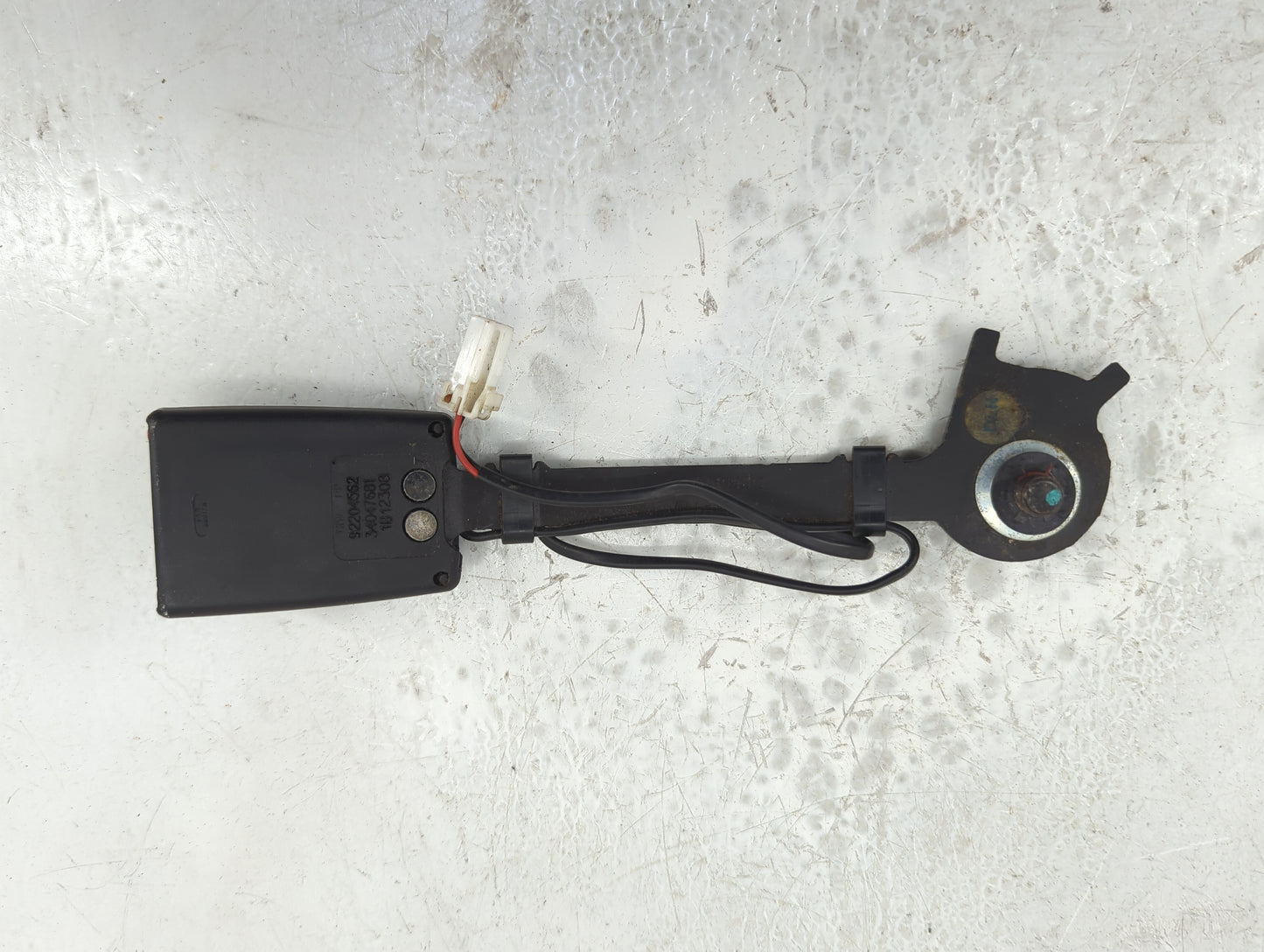 2008-2009 Pontiac G8 Driver Seatbelt Buckle 1324309 - Oemusedautoparts1.com