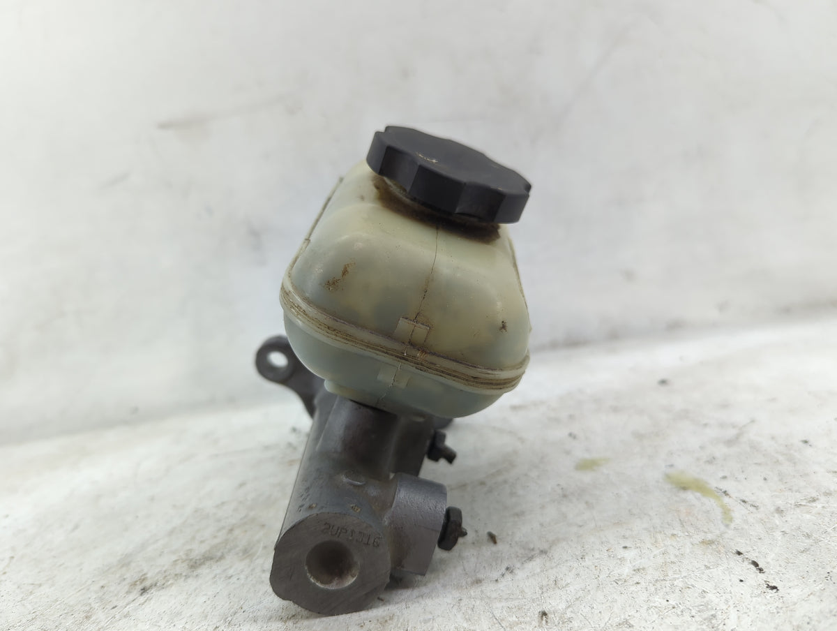 2000-2005 Pontiac Grand Am Brake Master Cylinder 5033315 - Oemusedautoparts1.com