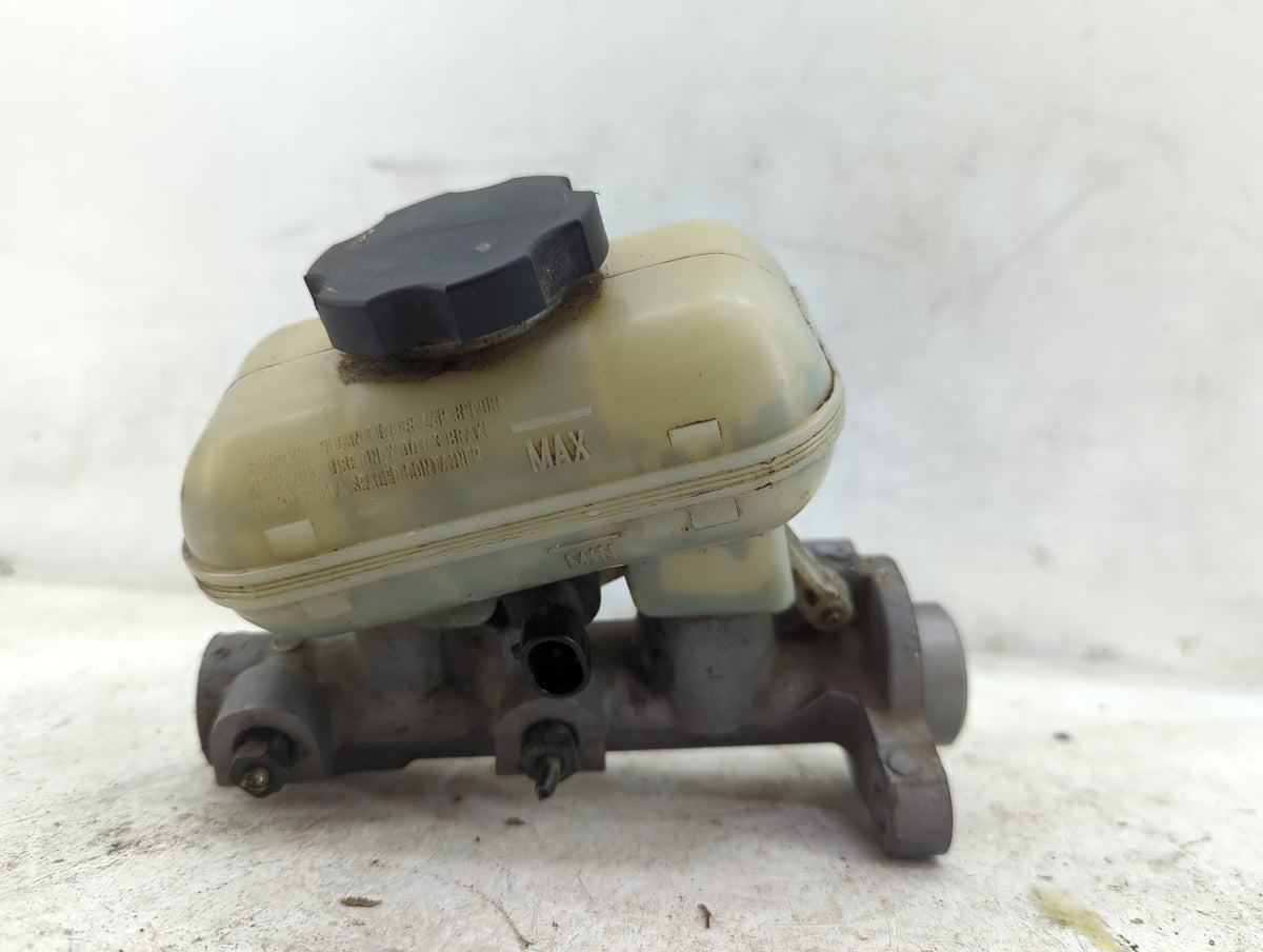 2000-2005 Pontiac Grand Am Brake Master Cylinder 5033315 - Oemusedautoparts1.com