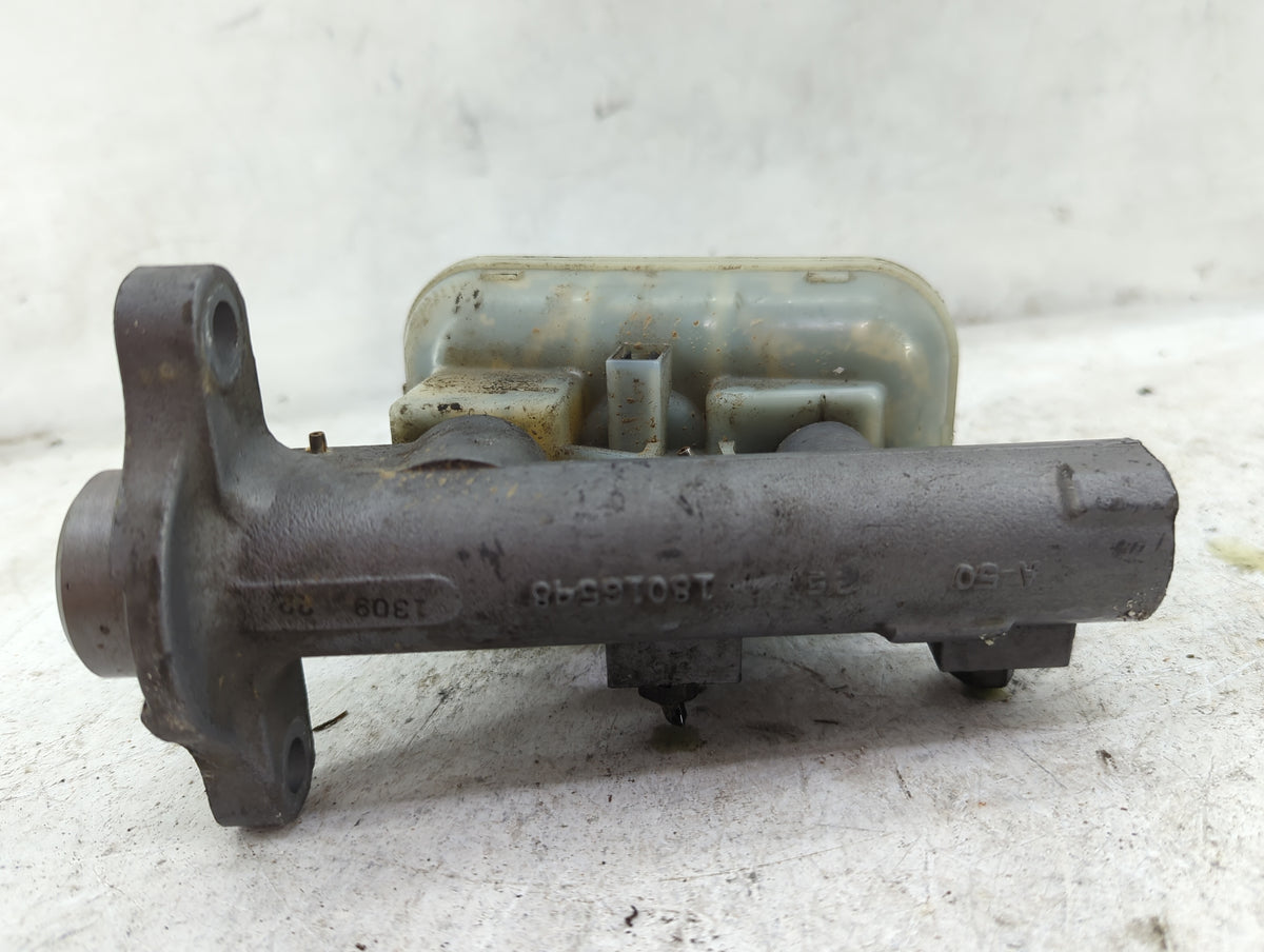 2000-2005 Pontiac Grand Am Brake Master Cylinder 5033315 - Oemusedautoparts1.com
