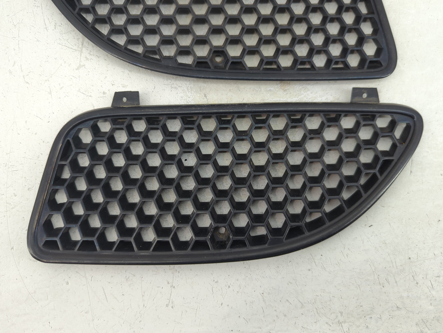 1999-2005 Pontiac Grand Am Front Grille Bumper Not Included - Oemusedautoparts1.com