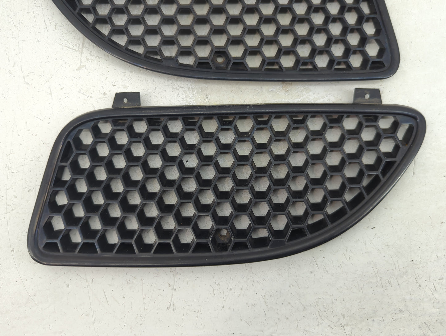 1999-2005 Pontiac Grand Am Front Grille Bumper Not Included - Oemusedautoparts1.com
