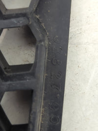 1999-2005 Pontiac Grand Am Front Grille Bumper Not Included - Oemusedautoparts1.com
