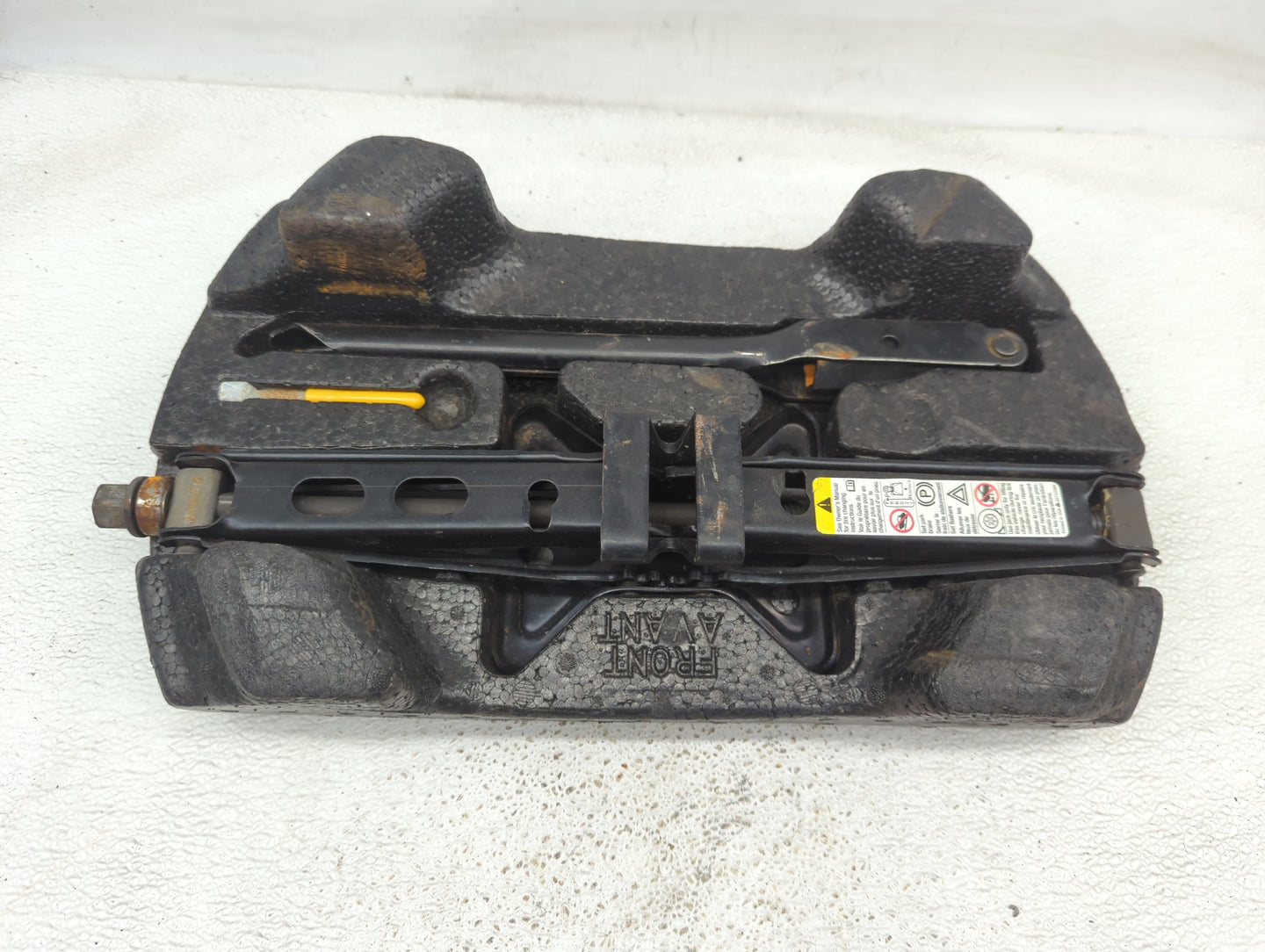 2005 Pontiac Grand Prix Spare Scissor Car Jack - Oemusedautoparts1.com