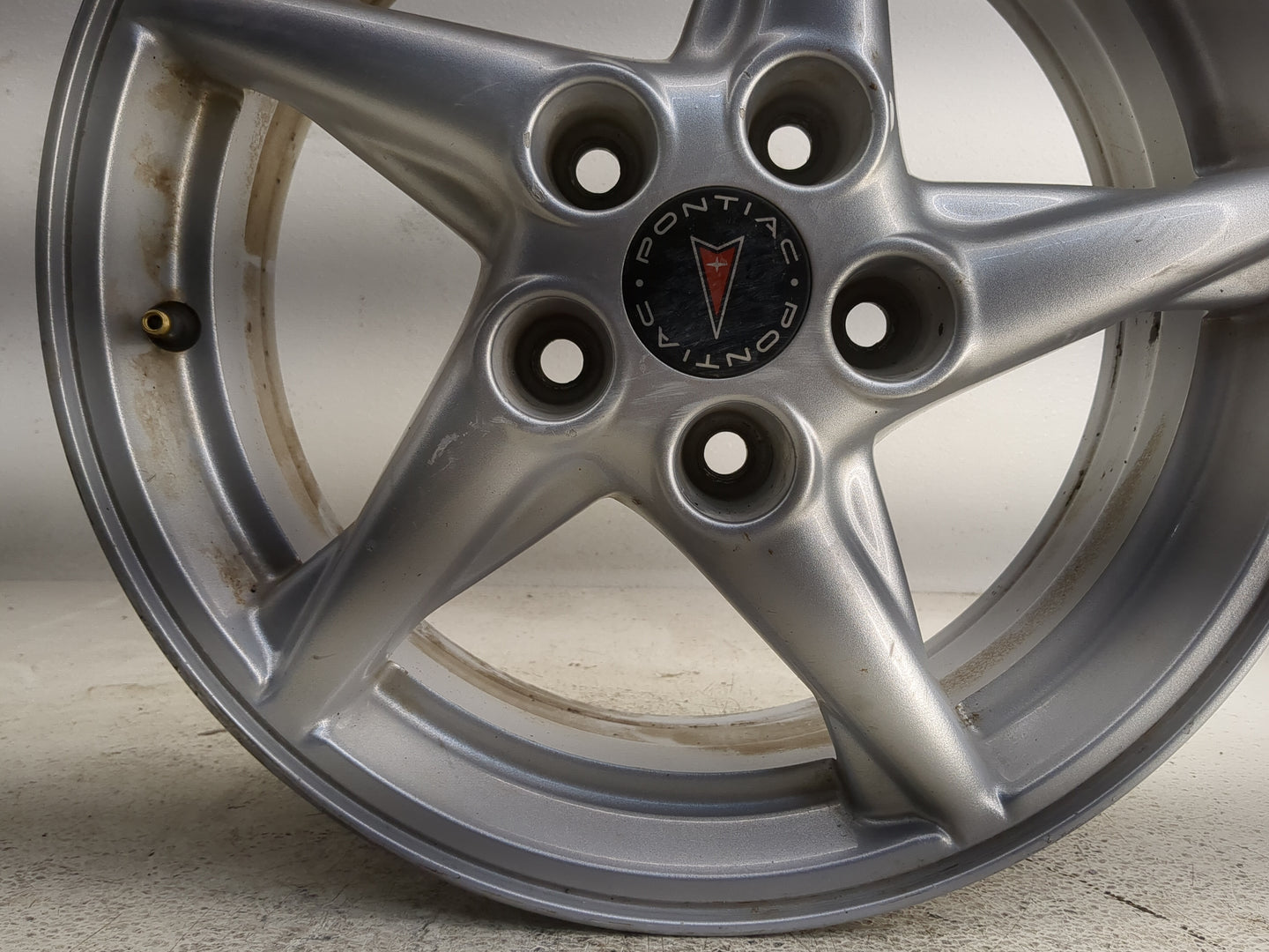 1999-2003 Pontiac Grand Prix Oem Wheel Rim - Oemusedautoparts1.com