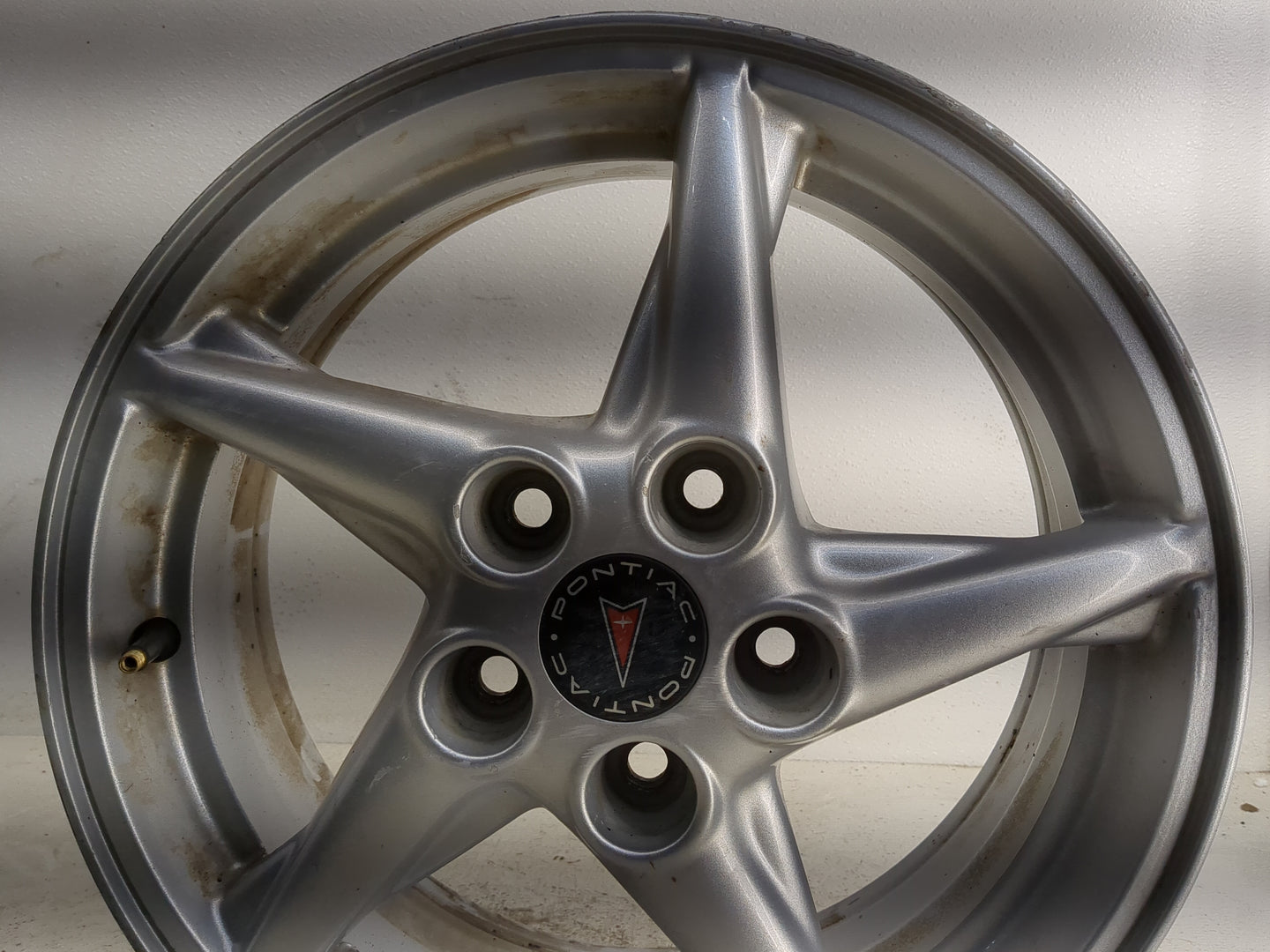 1999-2003 Pontiac Grand Prix Oem Wheel Rim - Oemusedautoparts1.com