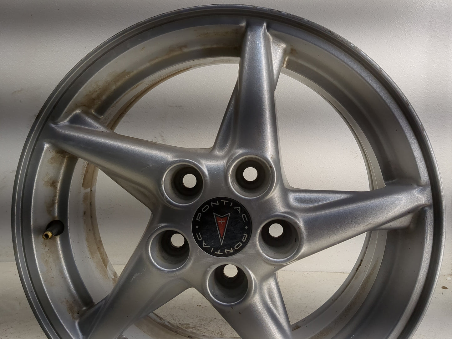 1999-2003 Pontiac Grand Prix Oem Wheel Rim - Oemusedautoparts1.com