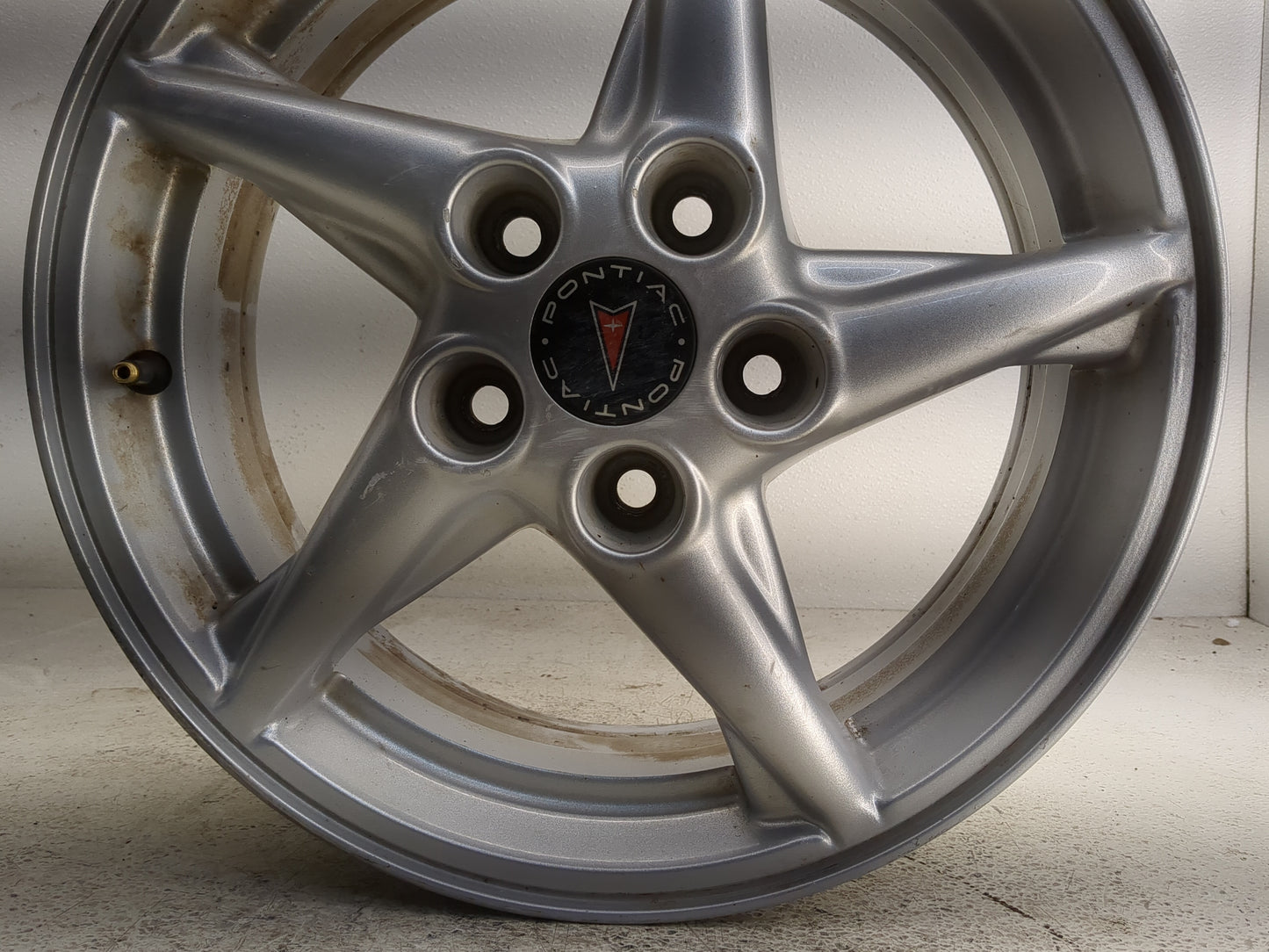 1999-2003 Pontiac Grand Prix Oem Wheel Rim - Oemusedautoparts1.com